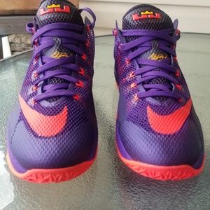 Nike Lebron 12 low court purple